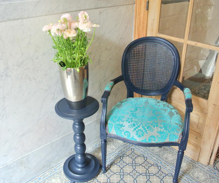 أوستيند B&B Azee المظهر الخارجي الصورة