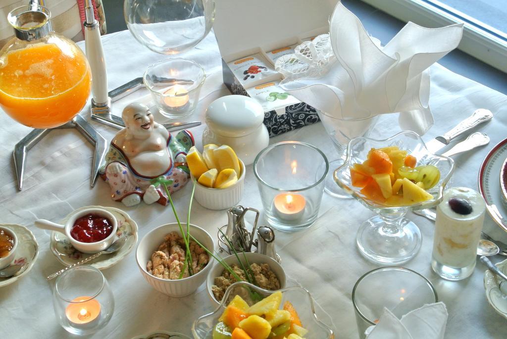 أوستيند B&B Azee المظهر الخارجي الصورة
