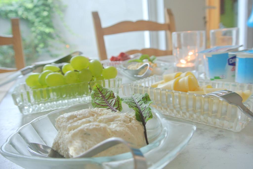 أوستيند B&B Azee المظهر الخارجي الصورة