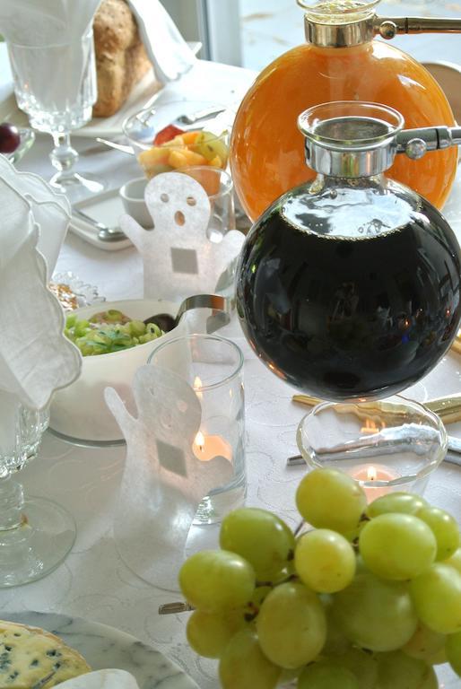 أوستيند B&B Azee المظهر الخارجي الصورة